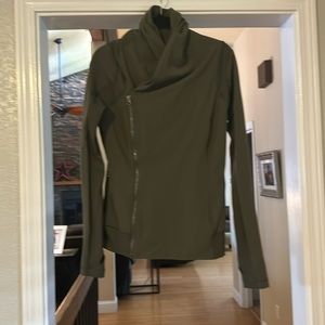 Lululemon size 10 Bhakti Yoga Jacket (Like New) worn twice Army green